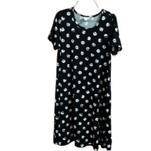 #78 LuLaRoe Jessie small with side pockets round hem black and white moo…